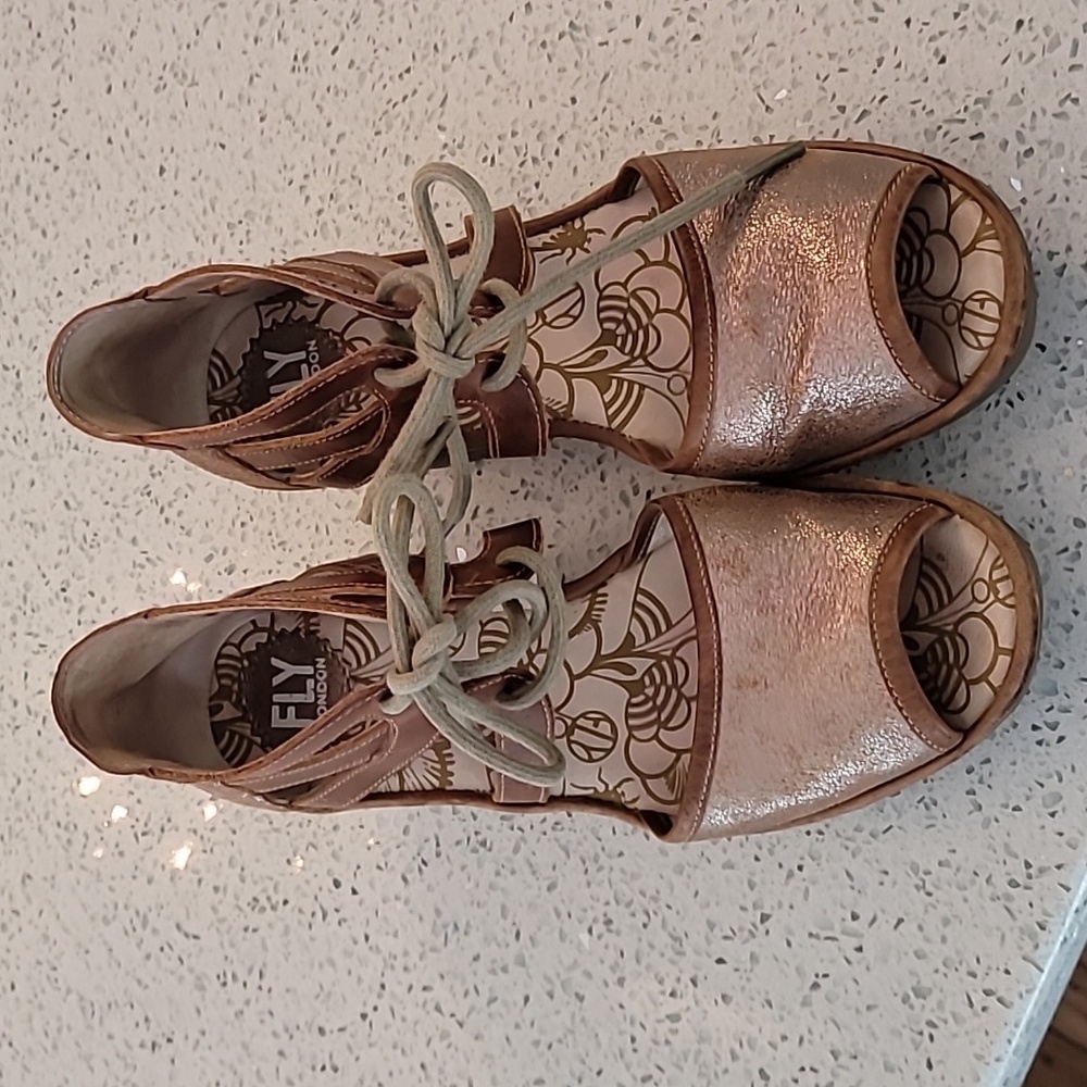 Fly London bronze sandals 9.5 - 10 . - Picture 3 of 12